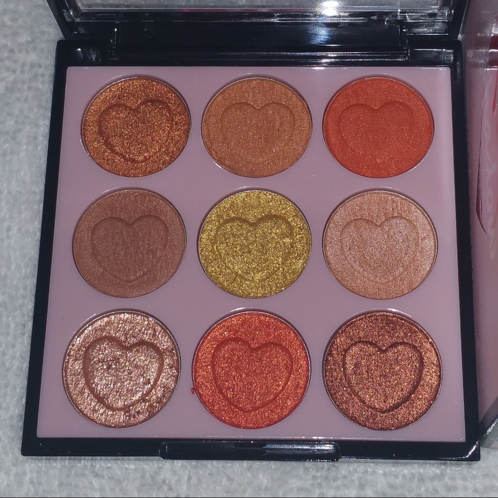 Crystal Diamond Hearts Eyeshadow Palette #05